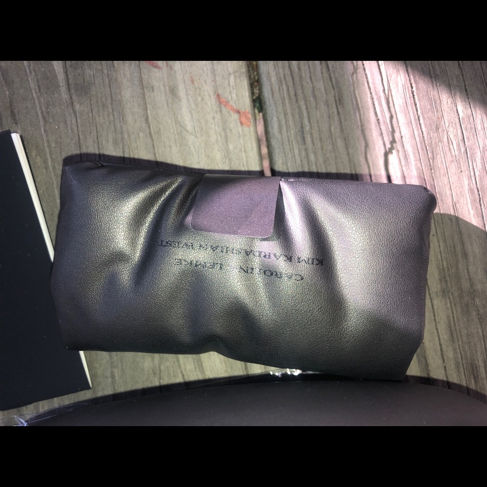 Designer sunglasses. - Picture 8 of 8